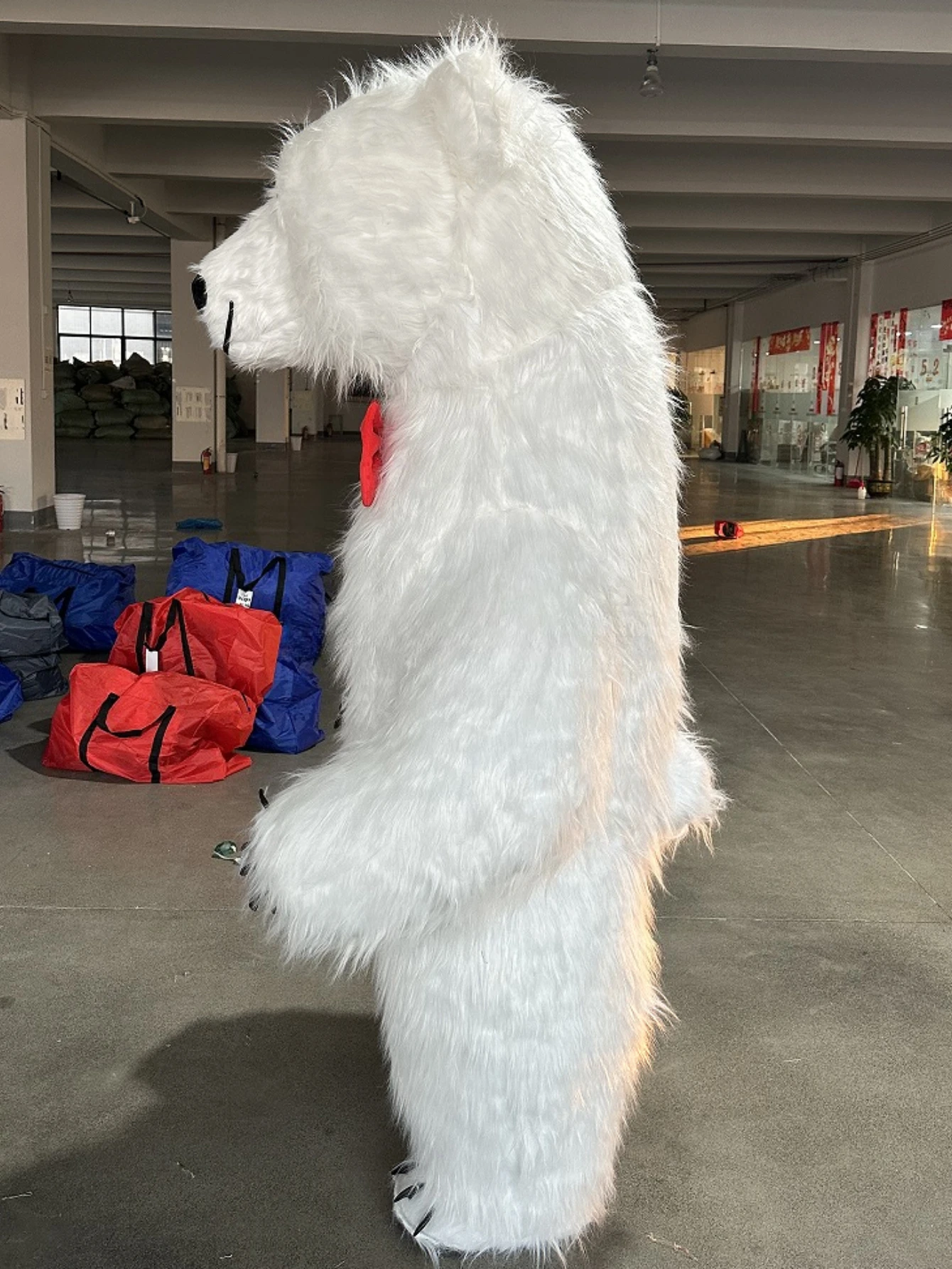 Giant Inflatable White Polar B - đánh giá và giá Dresses